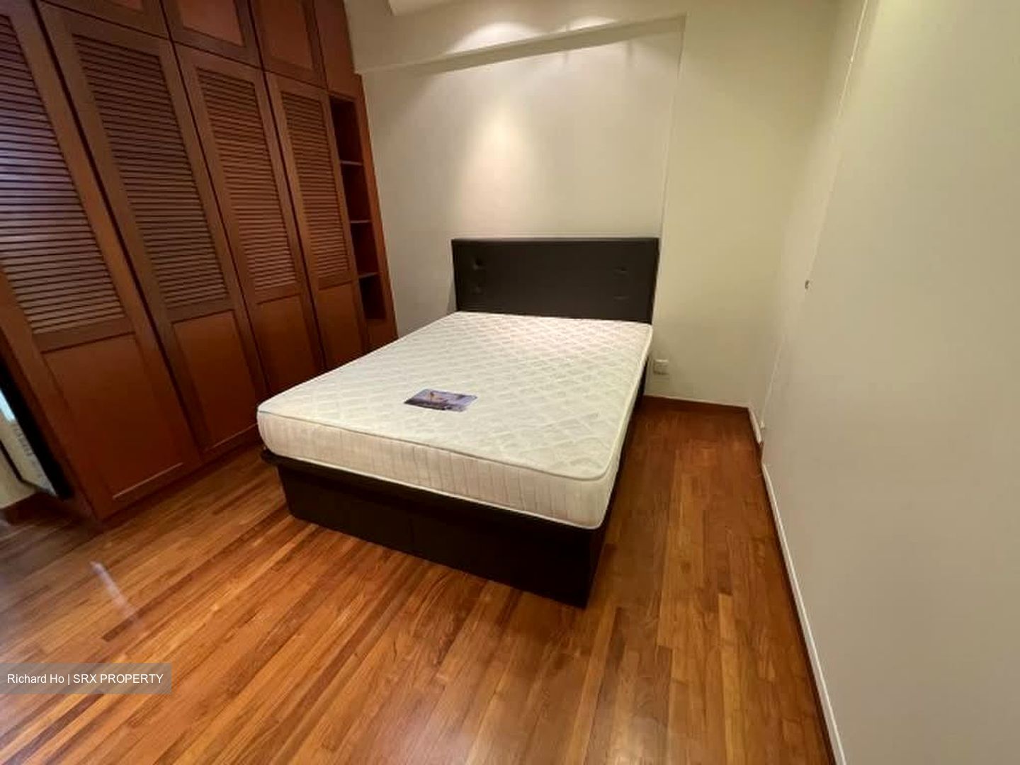 Simei Green Condominium (D18), Condominium #588901681